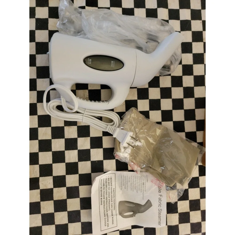 PORTABLE GARMENT STEAMER –‎ COMPACT TRAVEL HANDHELD – NEW